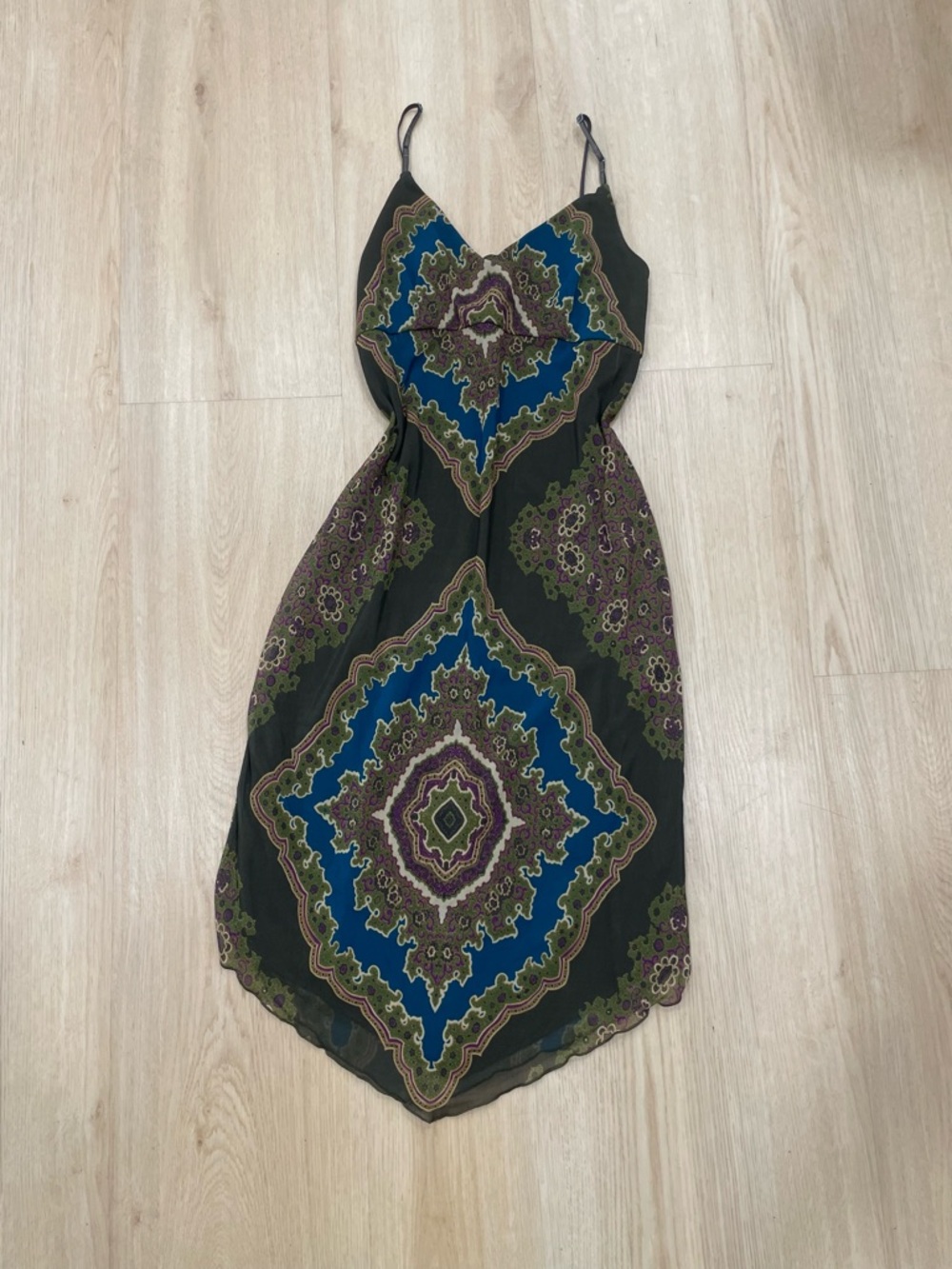 Vintage Y2K olive green boho dress with mandala pattern and tiered hem Size: L